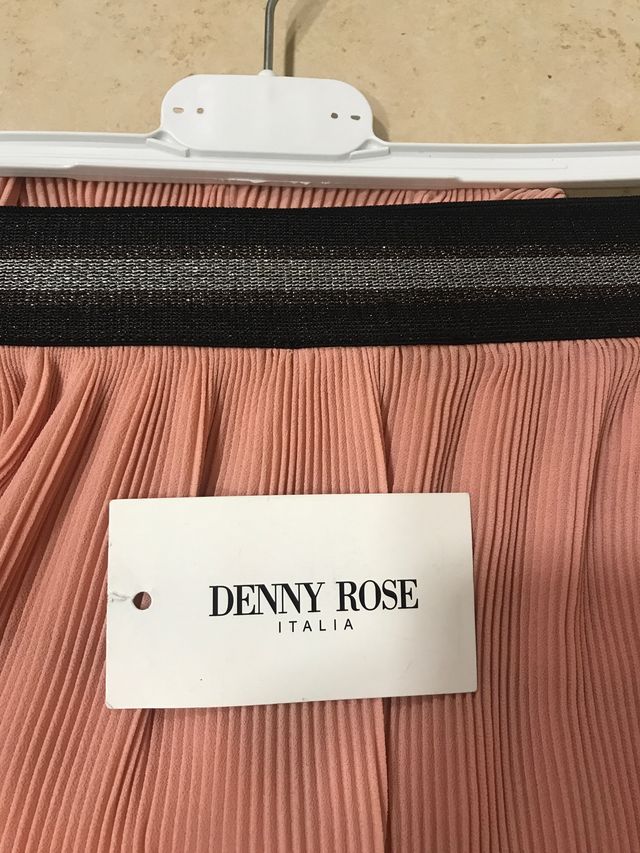 Falda Denny Rose nueva.