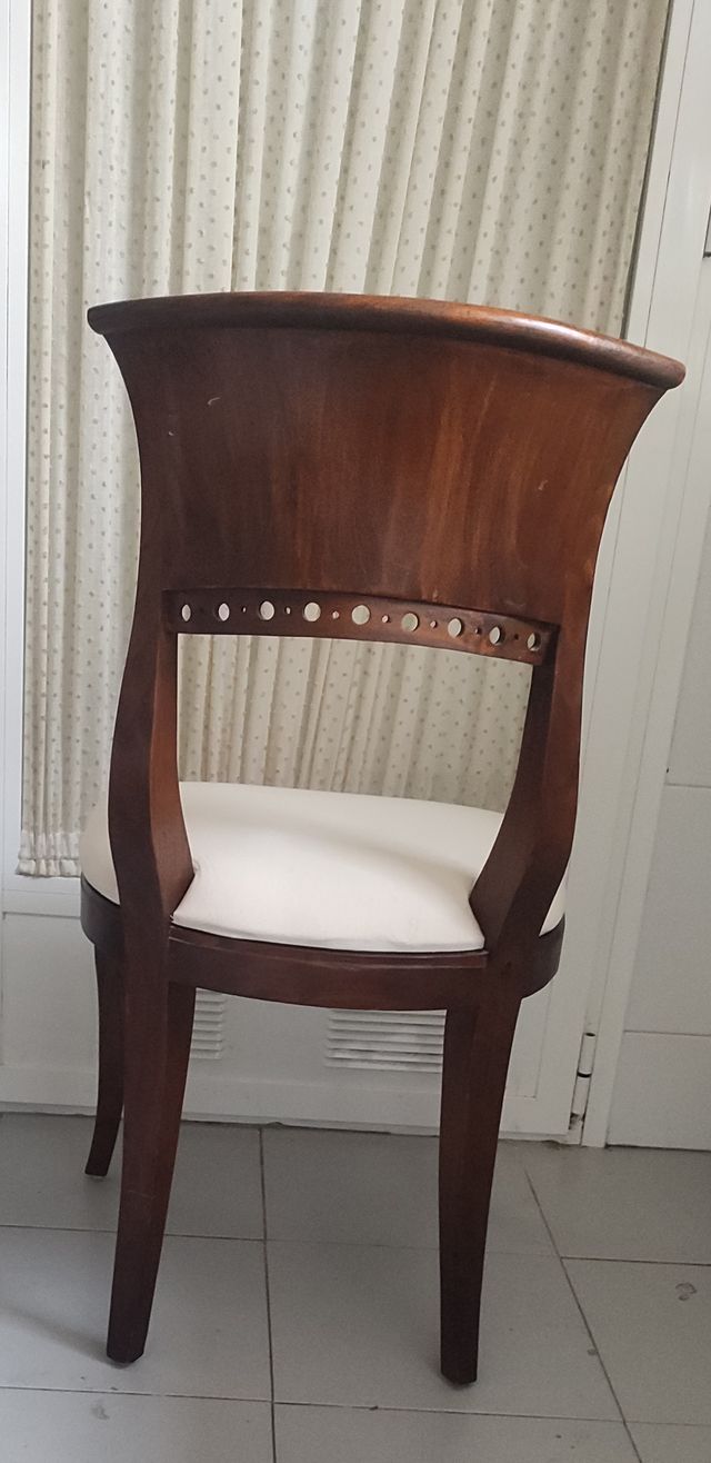 Silla clásica de estilo Biedermeier