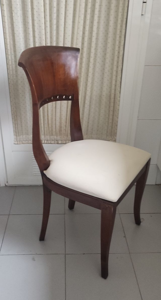 Silla clásica de estilo Biedermeier