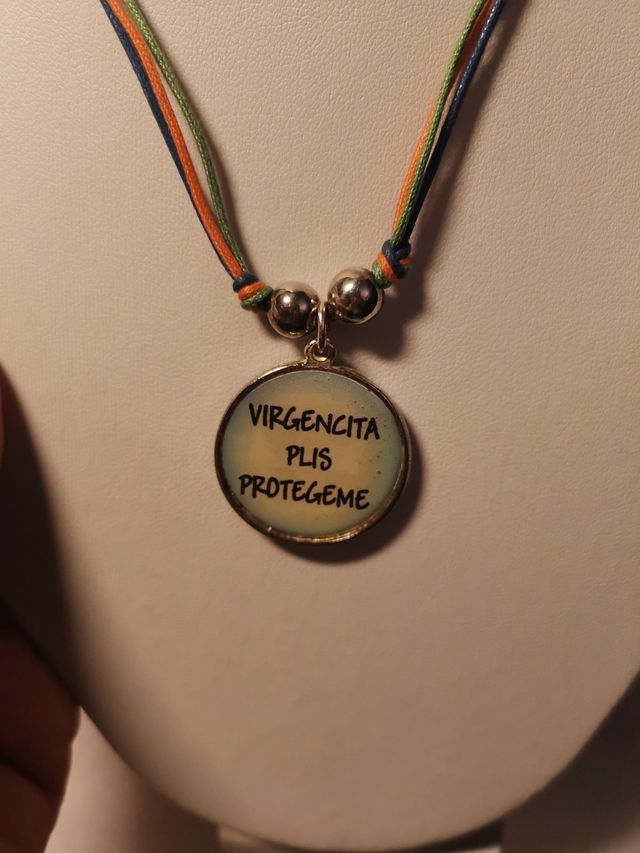 COLGANTE CON VIRGENCITA MEJICANA