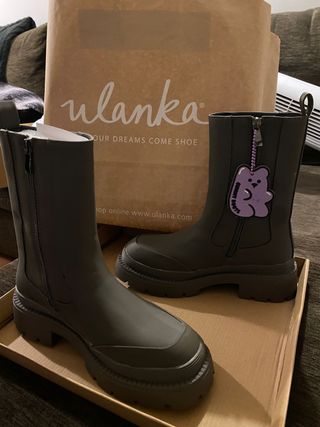 Botas ulanka verde oliva talla 36 y medio. de segunda mano por 30 EUR en  Vigo en WALLAPOP
