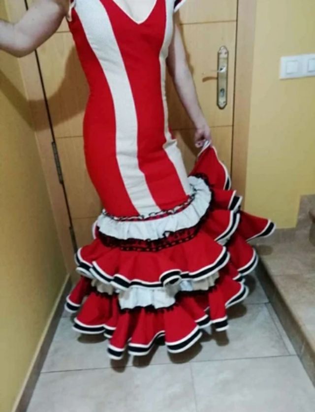 traje de flamenca rojo