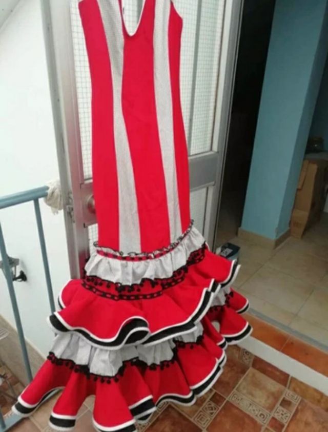 traje de flamenca rojo
