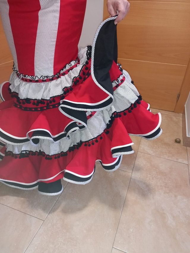 traje de flamenca rojo