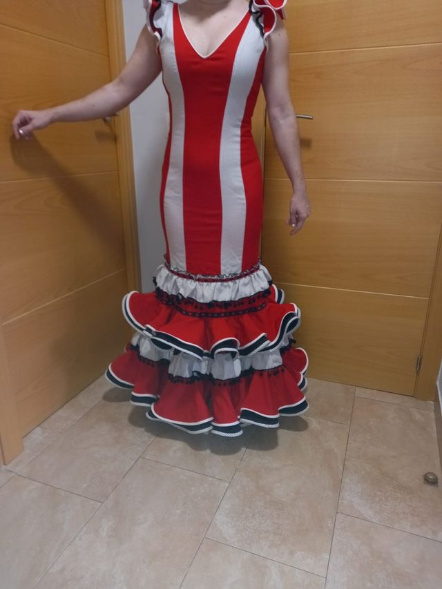 traje de flamenca rojo