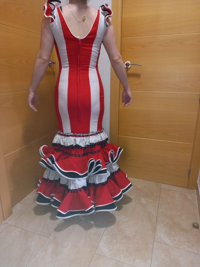 traje de flamenca rojo