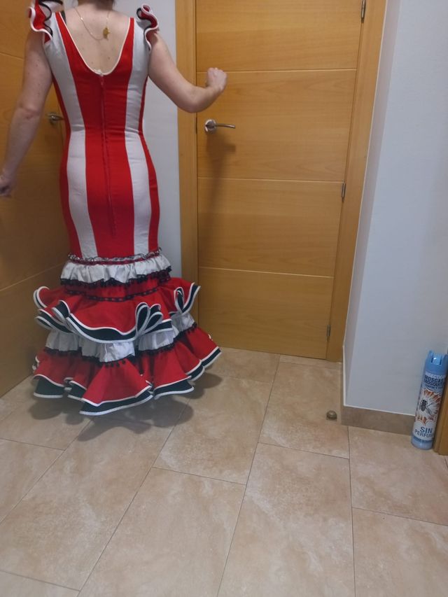traje de flamenca rojo