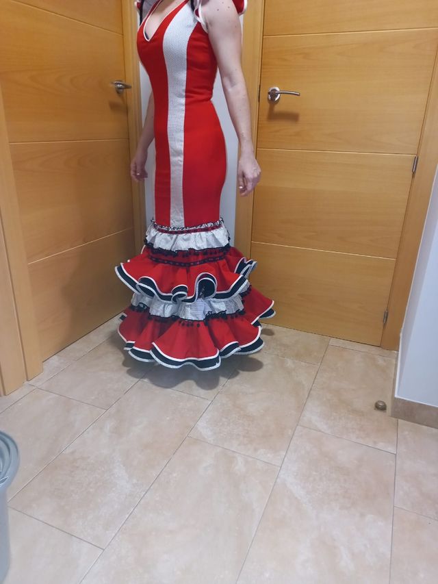 traje de flamenca rojo