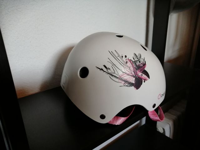 Casco patinaje niña