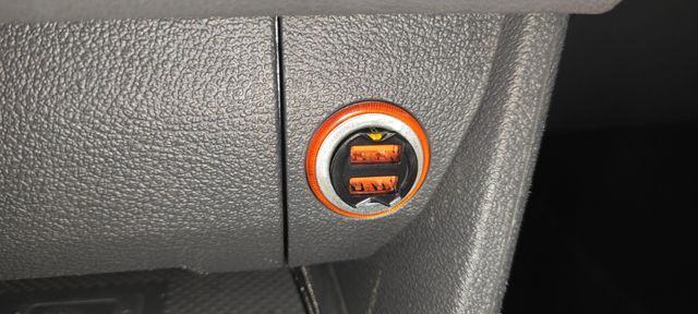 Mini cargador de mechero