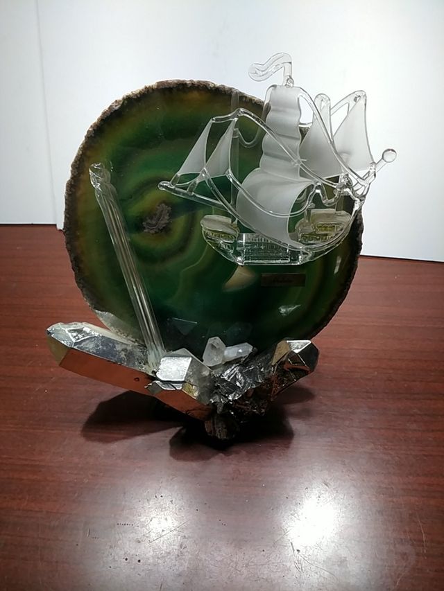 Ágata con resina y barco de cristal 25 x20cm