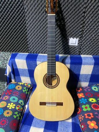 Guitarra flamenca de segunda mano en Utrera en WALLAPOP
