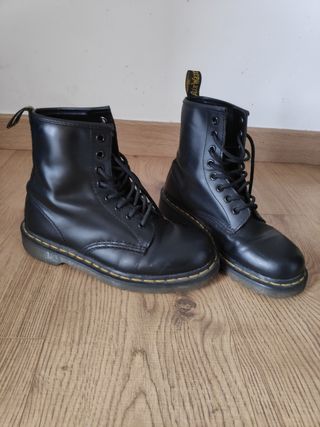 Botas Dr. Martens 38 de segunda mano por 80 EUR en Sant Boi de Llobregat en  WALLAPOP