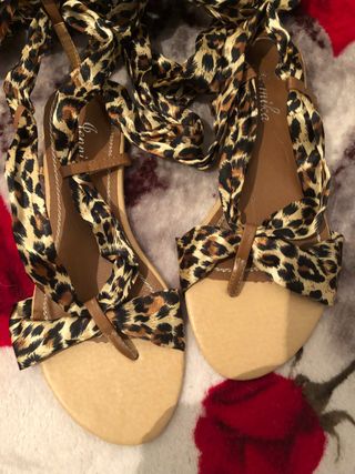 Sandalias NUEVAS EL CORTE INGLÉS de segunda mano por 12 EUR en Humanes de  Madrid en WALLAPOP
