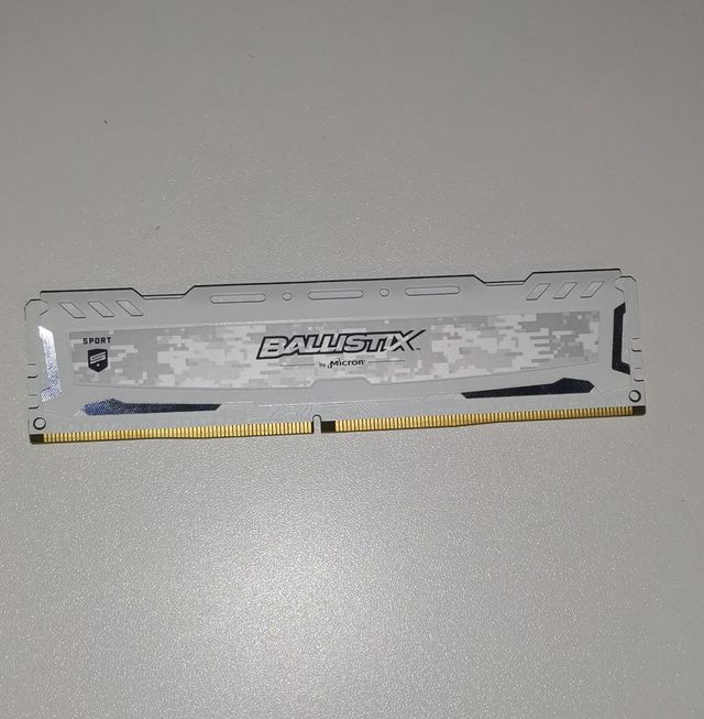 TARJETA RAM GAMING BALLISTIX DE 4GB DDR4 2666 MHZ