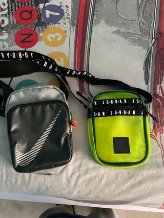 Bandoleras nike i jordan de segunda mano por 25 EUR en Manresa en WALLAPOP