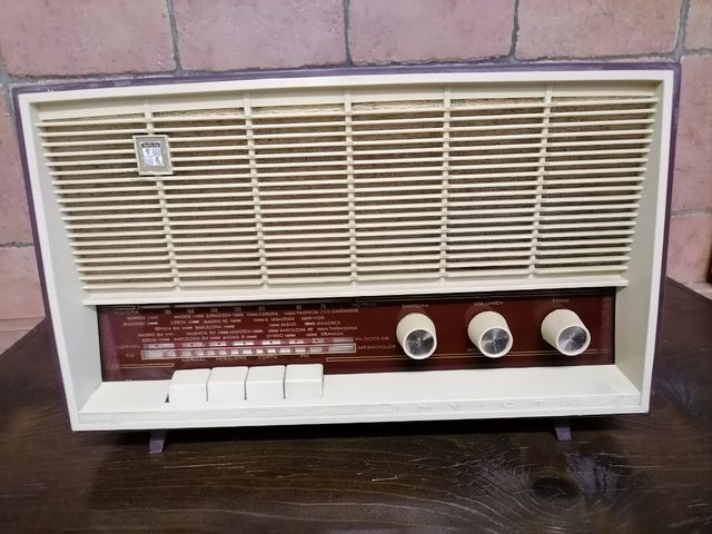 vecchia radio invicta