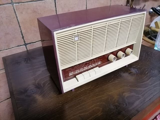 vecchia radio invicta