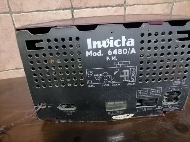 vecchia radio invicta
