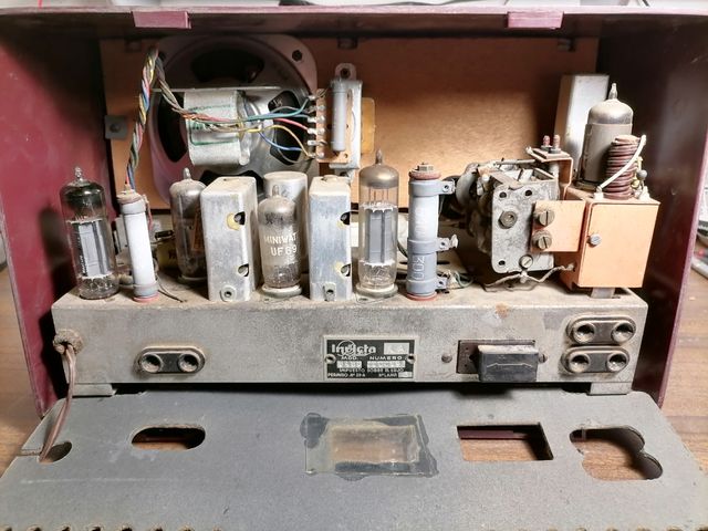 vecchia radio invicta