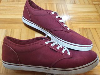 Zapatillas Vans granates suela fina de segunda mano por 20 EUR en Pamplona  en WALLAPOP