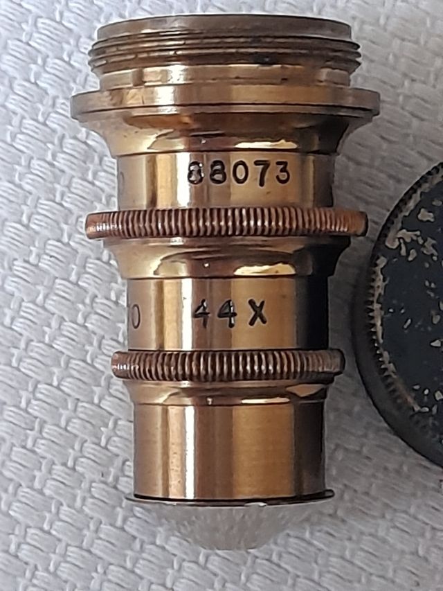 Objetivo de microscopio antiguo