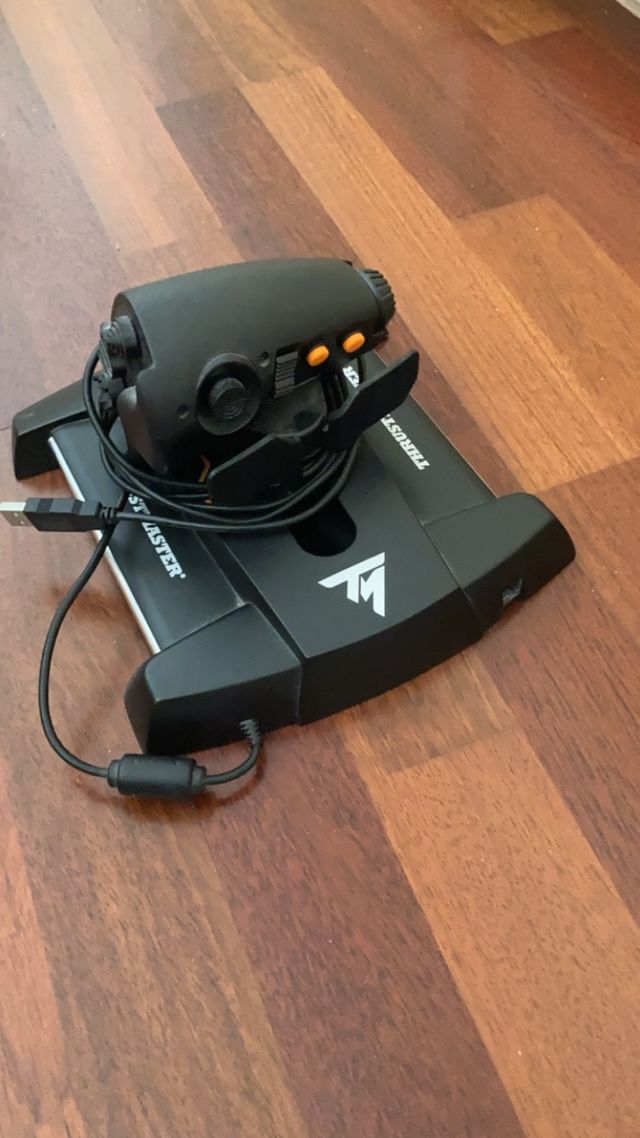 Confezione completa Thrustmaster Hotas T16000M seconda mano per 125 EUR