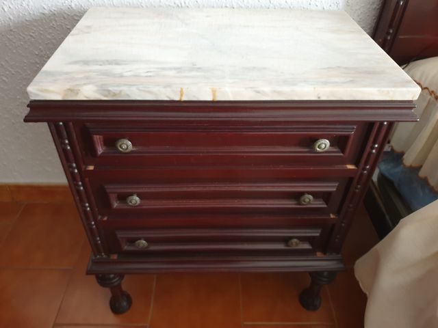 Mesillas antiguas para dormitorio. Regalo espejo