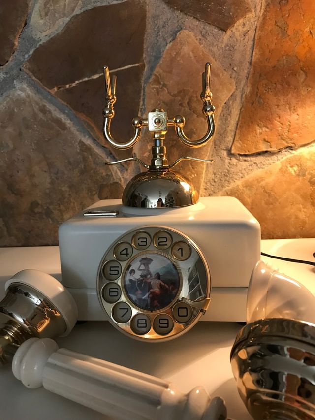 Teléfono antiguo modelo "Estilo "