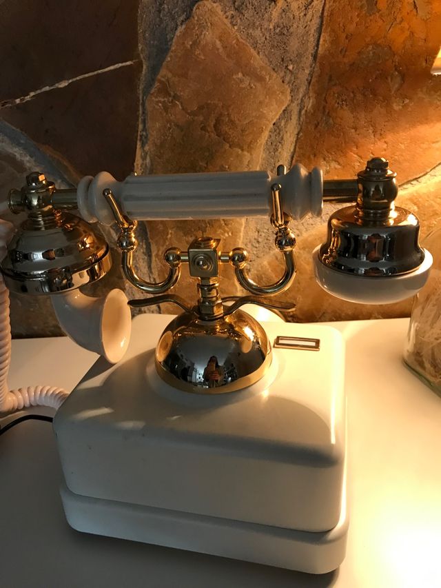 Teléfono antiguo modelo "Estilo "