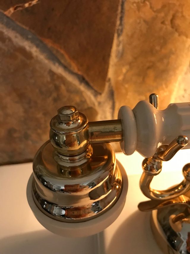 Teléfono antiguo modelo "Estilo "