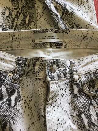 Pantalón mujer de Zara mujer talla 42 de segunda mano por 14 EUR en La  Flecha en WALLAPOP
