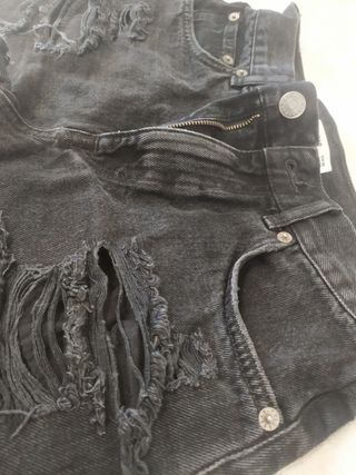 Tejanos cortos Pull\u0026amp;Bear de segunda mano por 8 EUR en Salt en WALLAPOP
