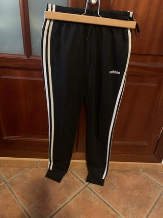 Pantalones Adidas de segunda mano en Marbella en WALLAPOP