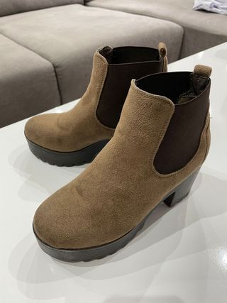 Botines Número 36 Marrón de segunda mano por 6 EUR en Torelló en WALLAPOP