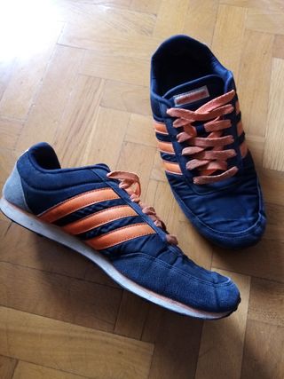 Zapas curradas adidas Neo 44 de segunda mano por 5 EUR en Madrid en WALLAPOP