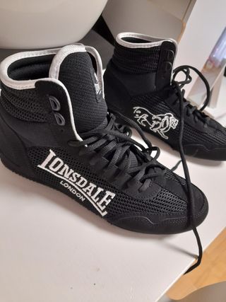 Zapatillas boxeo lonsdale de segunda mano por 50 EUR en Coslada en WALLAPOP