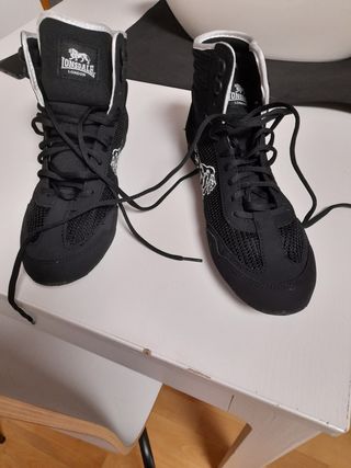Zapatillas boxeo lonsdale de segunda mano por 50 EUR en Coslada en WALLAPOP