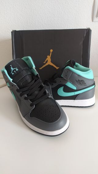 Air Jordan mid 1 talla 39 de segunda mano por 180 EUR en Ciudad Real en  WALLAPOP