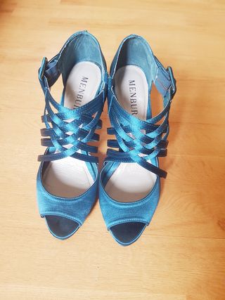 Sandalias fiesta Menbur de segunda mano por 15 EUR en Madrid en WALLAPOP