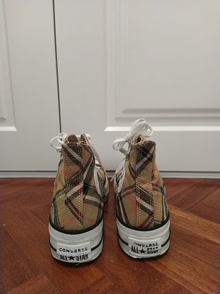 Converse plataforma cuadros burberry de segunda mano por 60 EUR en Leganés  en WALLAPOP