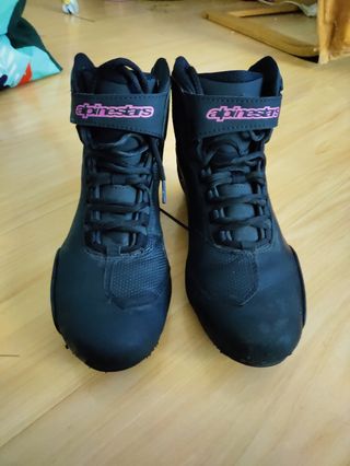 Botas Moto Mujer Alpinestar de segunda mano por 45 EUR en Madrid en WALLAPOP