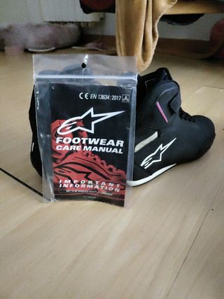 Botas Moto Mujer Alpinestar de segunda mano por 45 EUR en Madrid en WALLAPOP