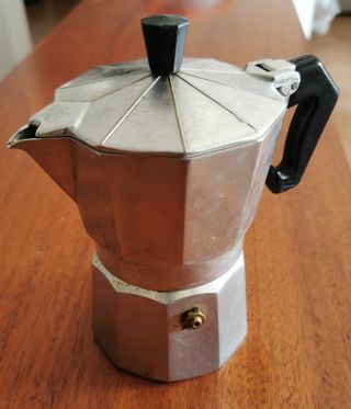 Cafetera italiana pequeña de segunda mano por 5 EUR en Palma de Mallorca en  WALLAPOP