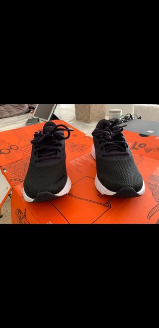 Tennis Nike referencia BQ3207014 de segunda mano por 35 EUR en Barcelona en  WALLAPOP