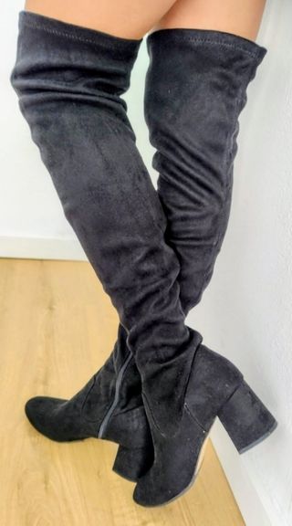Botas altas bucaneras Zara de segunda mano por 16 EUR en Sant Adrià de  Besòs en WALLAPOP
