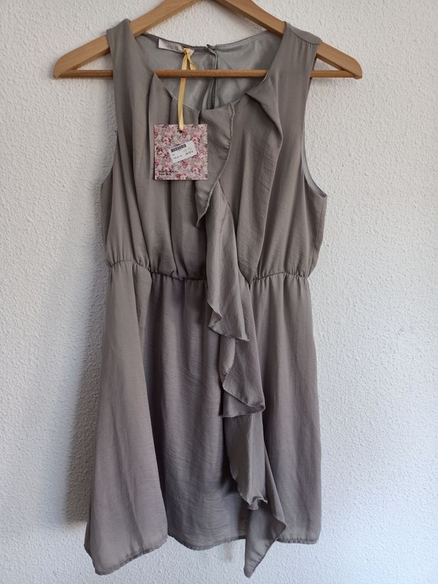 Vestido gris sin tirantes