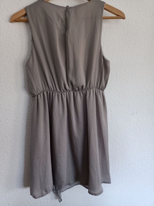 Vestido gris sin tirantes