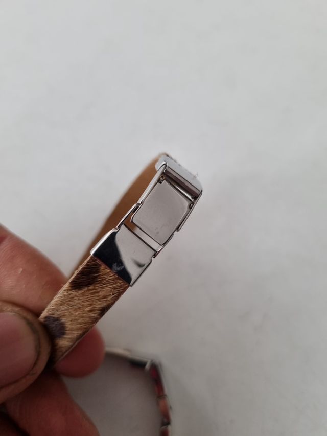 2 pulseras piel 8€ 