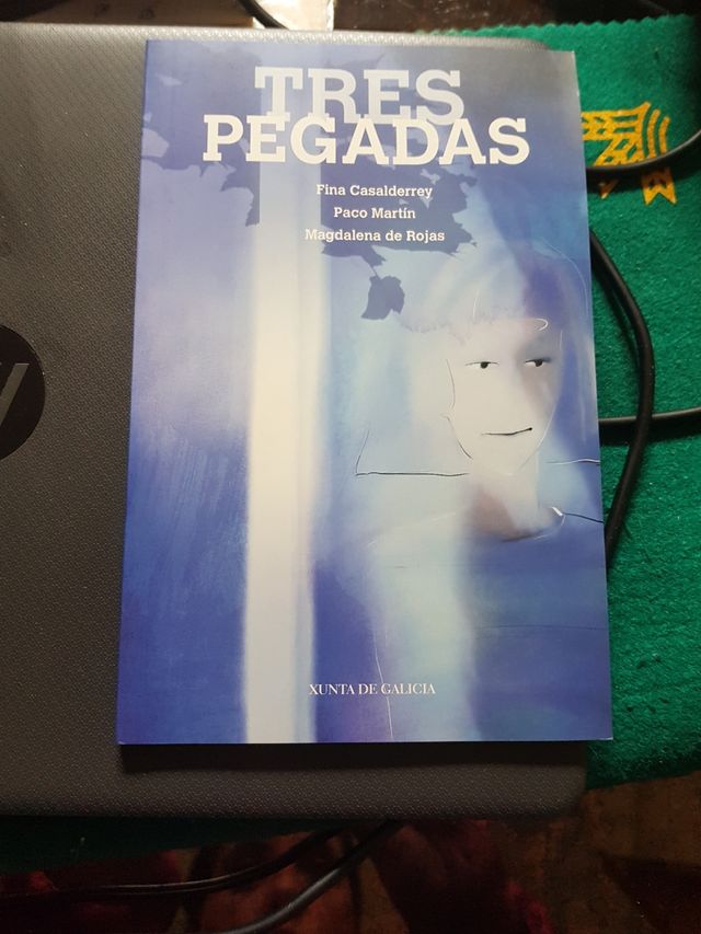 libro de lectura. " Tres Pegadas"